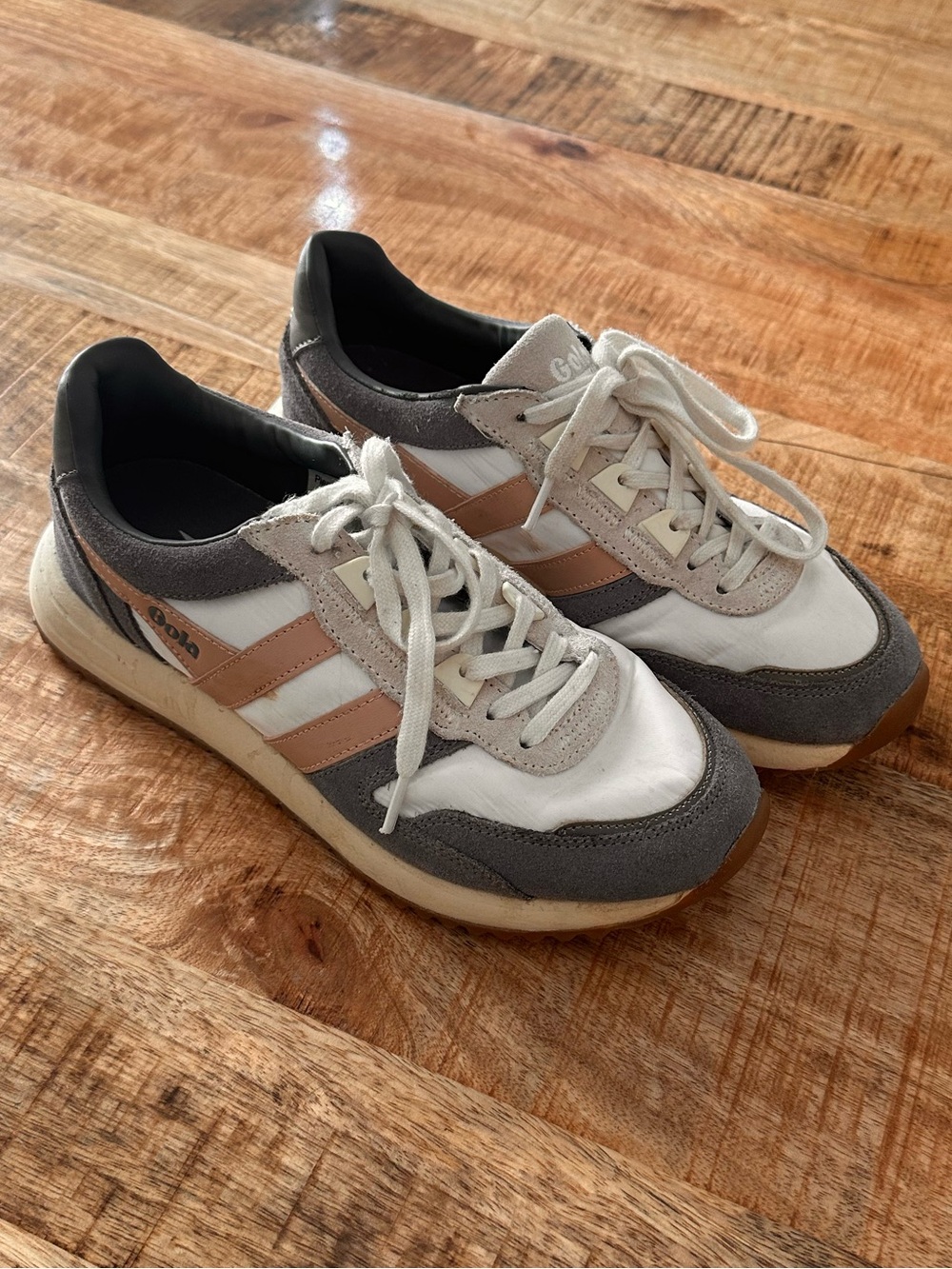 Gola Chicago Sneakers in White, Gray & Tan size 6